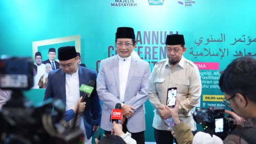 Kemenag targetkan Dirjen Pesantren berdiri tahun 2025, fokus penguatan pesantren dengan dukungan lintas kementerian dan seleksi profesional. Foto: Dok Kemenag