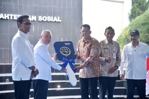 Sleman terima bantuan bus sekolah dari Kemensos dan Kemenhub untuk Sekolah Rakyat 20 Bromilan, dorong akses pendidikan yang berkeadilan. foto: Humas Kab Sleman