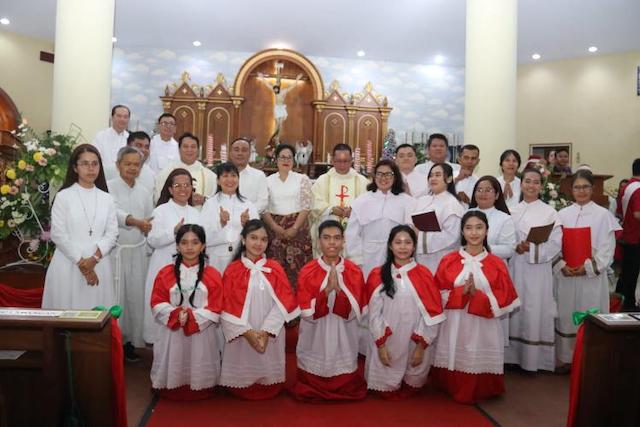 Misa Malam Natal 2025 di Pontianak dihadiri Wagub Kalbar Krisantus Kurniawan yang mengajak masyarakat hidup bersyukur dan peduli sesama. Foto: infopublik.id