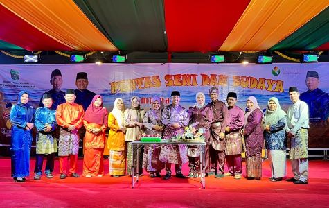 Pagelaran seni HUT Dumai dan Bukit Kapur dorong pelestarian budaya sekaligus penguatan UMKM dan ekonomi kreatif masyarakat lokal. foto: MC Dumai 