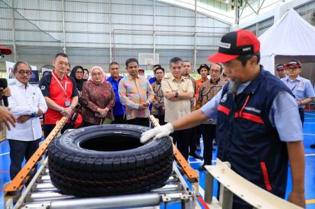 Menaker Yassierli tegaskan serikat pekerja mitra strategis. Dorong hubungan industrial Indonesia naik kelas, lebih kolaboratif dan produktif. foto: Dok Kemnaker